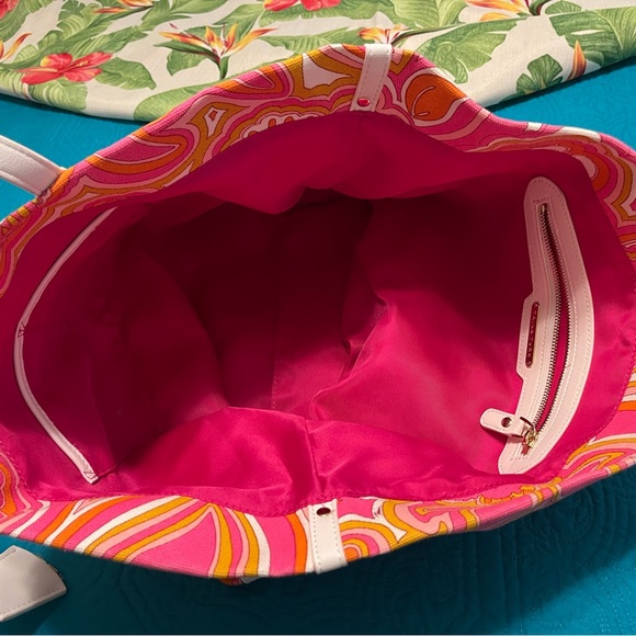 🌼 Trina Turk Canvas Tote 🌼 - Picture 3 of 6